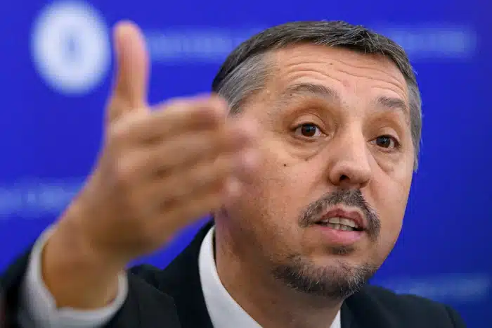 Ministerul Educației taie bursele elevilor medaliați internațional.