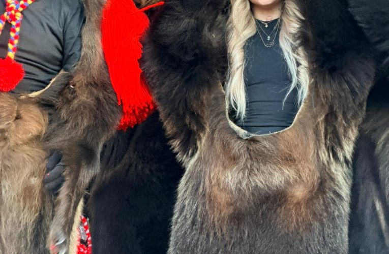 Când performanța sportivă întâlnește respectul pentru tradițiile românești